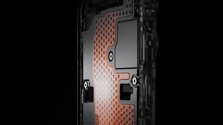 Az iPhone 18 Pro Max Párnakamra Hűtése Azt Mondta, Hogy Megfelel Az Android Játékos Okostelefonoknak, Az Új Teszt Azt Mutatja, Hogy A Dedikált Hűtőventilátorokkal Rendelkező Eszközök Is Melegebben Futnak